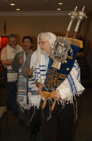 Simchat_Torah_2005_9.jpg